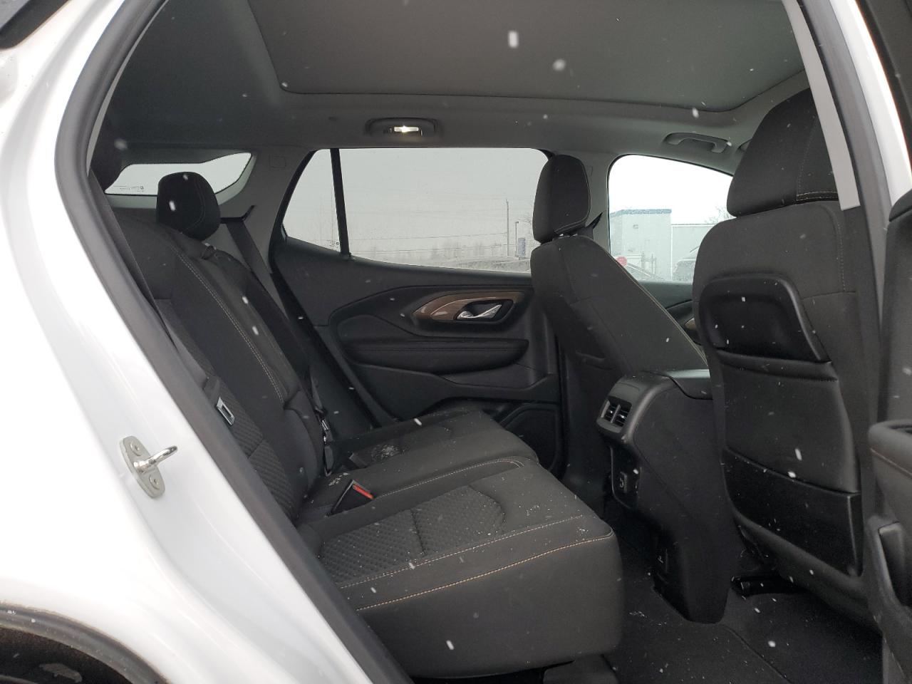 2021 GMC Terrain - Image 11