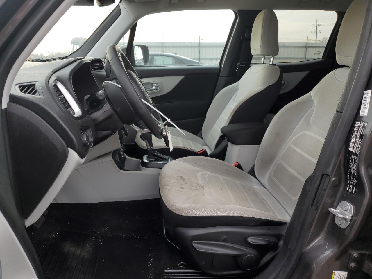 2018 Jeep Renegade - Image 7