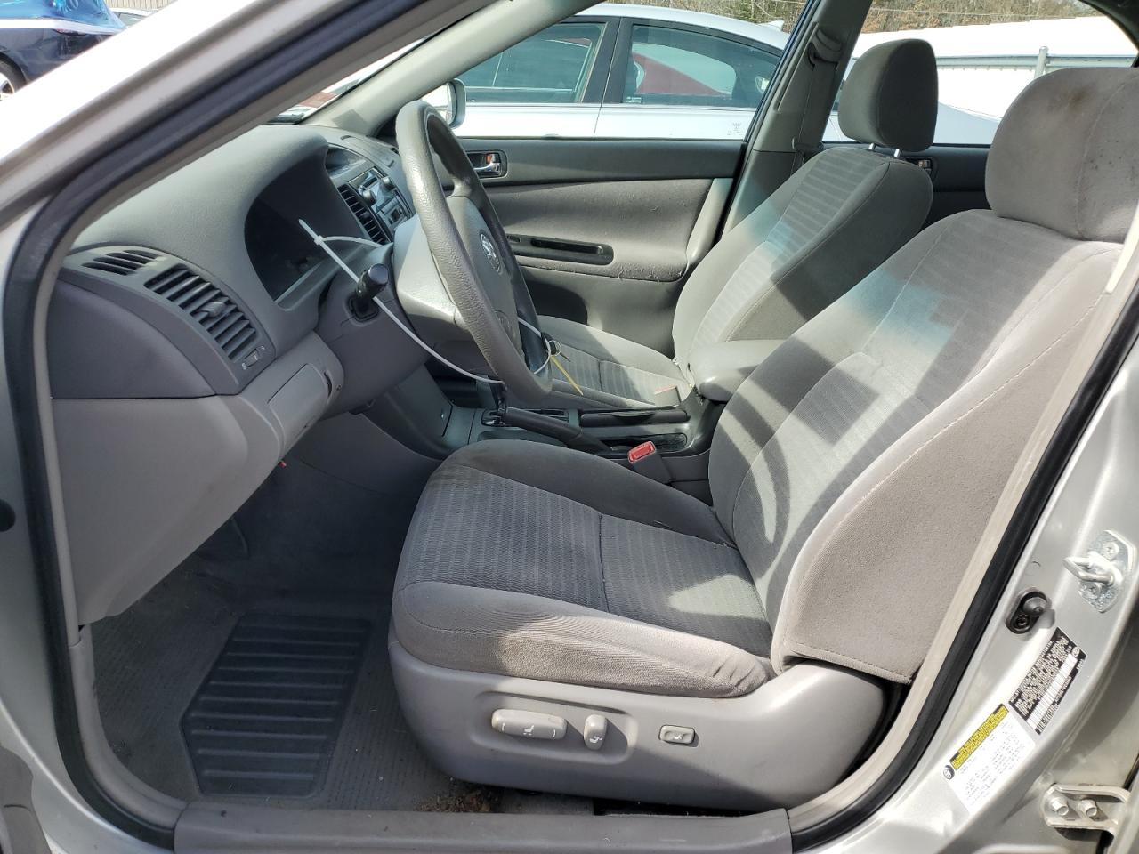 2005 Toyota Camry - Image 7