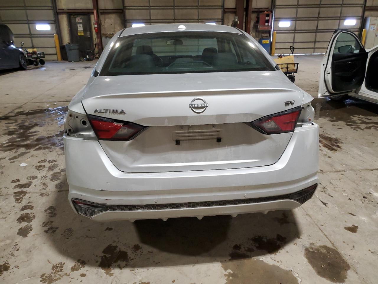 2024 Nissan Altima - Image 6