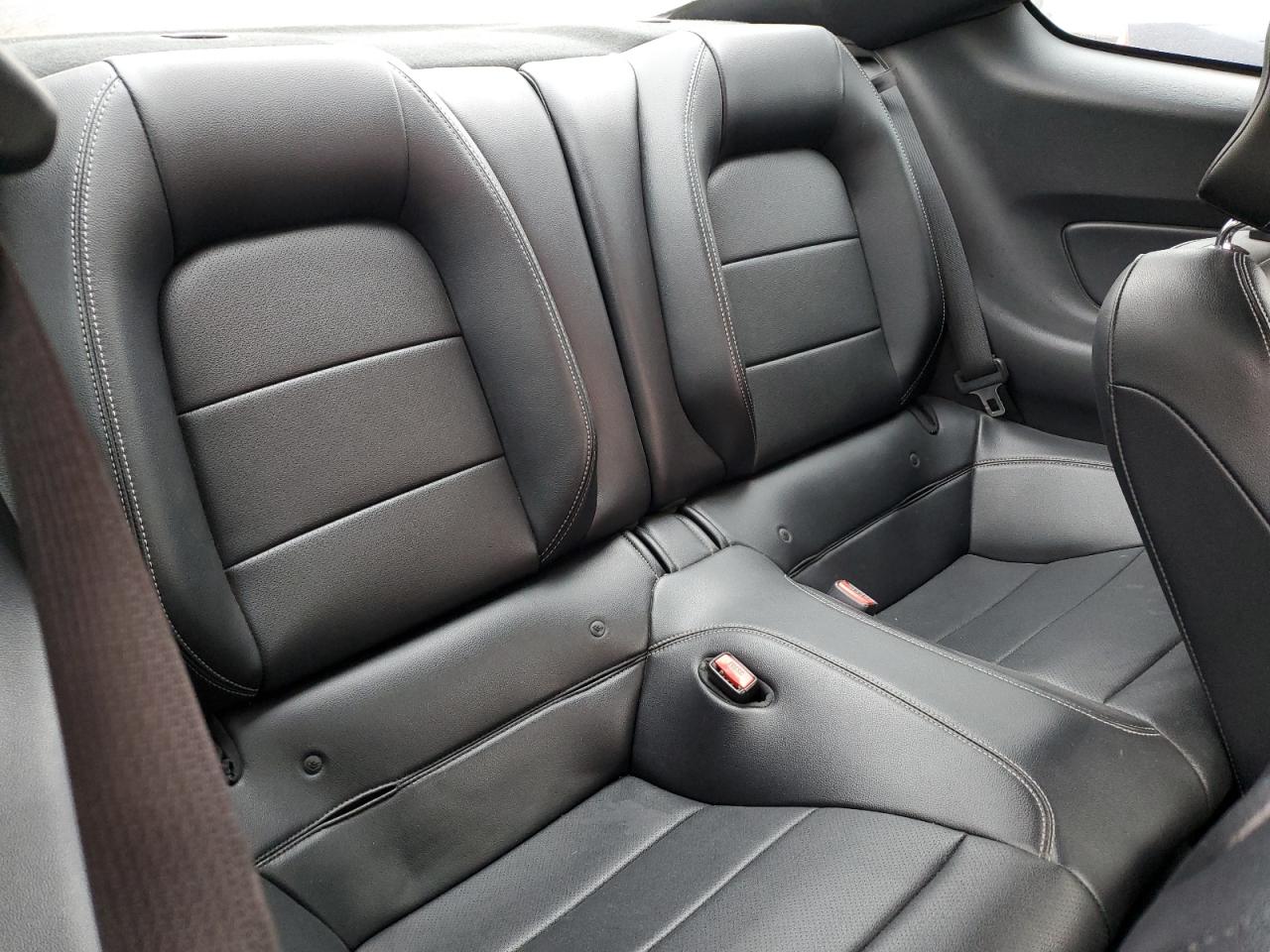 2016 Ford Mustang - Image 10