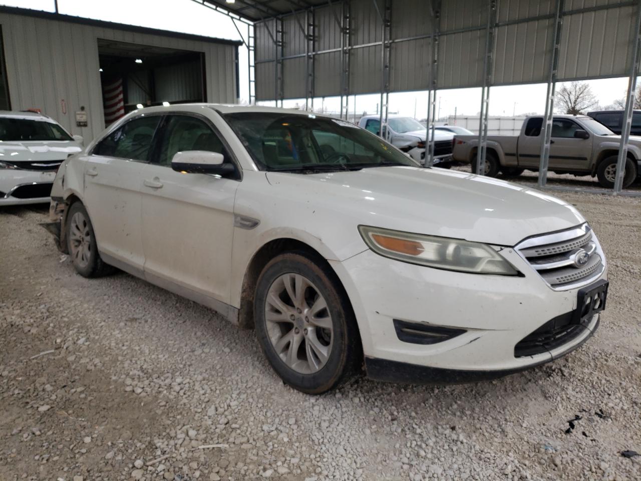 2011 Ford Taurus - Image 4