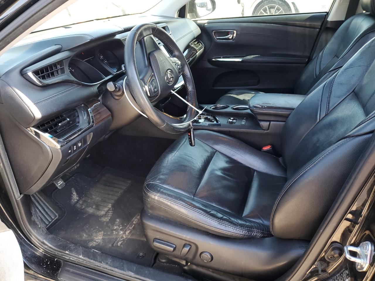 2015 Toyota Avalon - Image 7