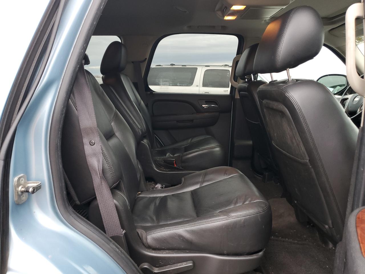 2011 Chevrolet Tahoe - Image 11