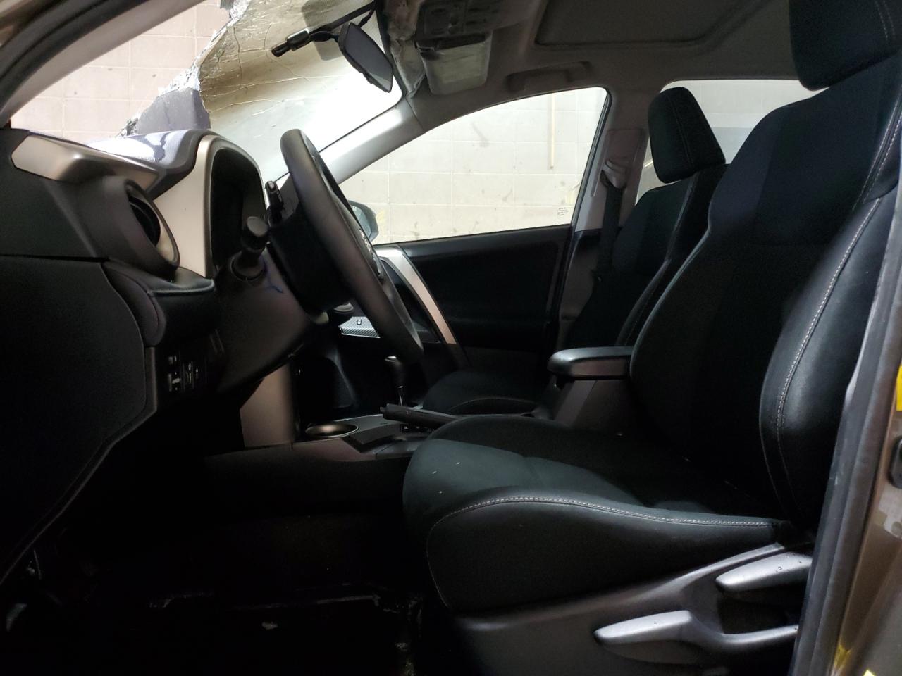 2015 Toyota RAV 4 - Image 7