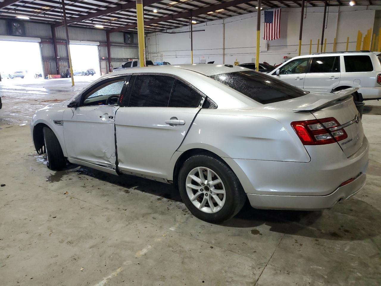 2013 Ford Taurus - Image 2