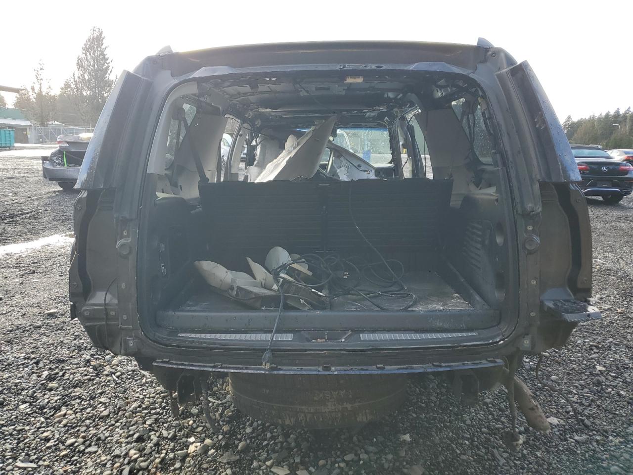 2016 Chevrolet Suburban - Image 6