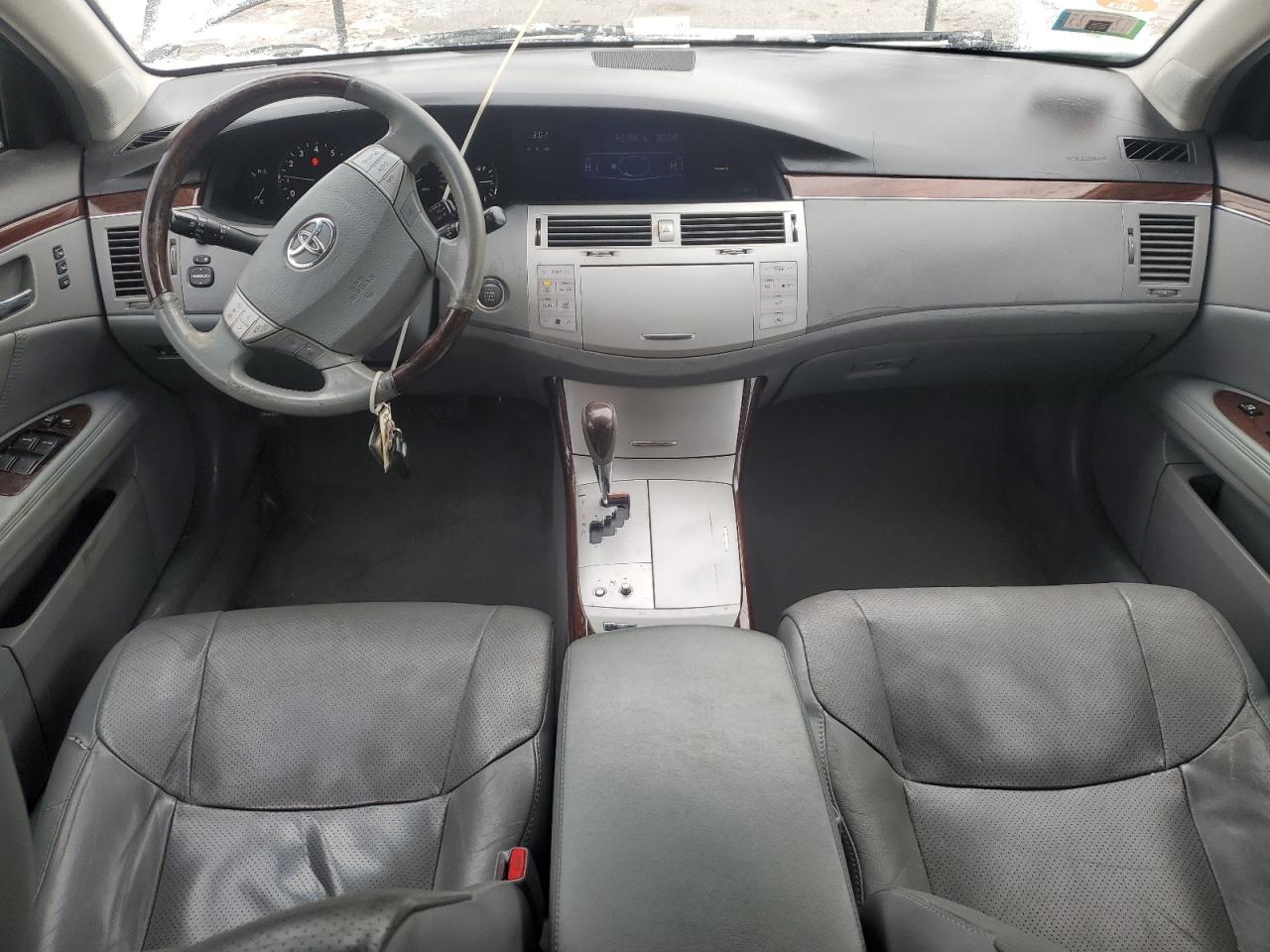 2009 Toyota Avalon - Image 8