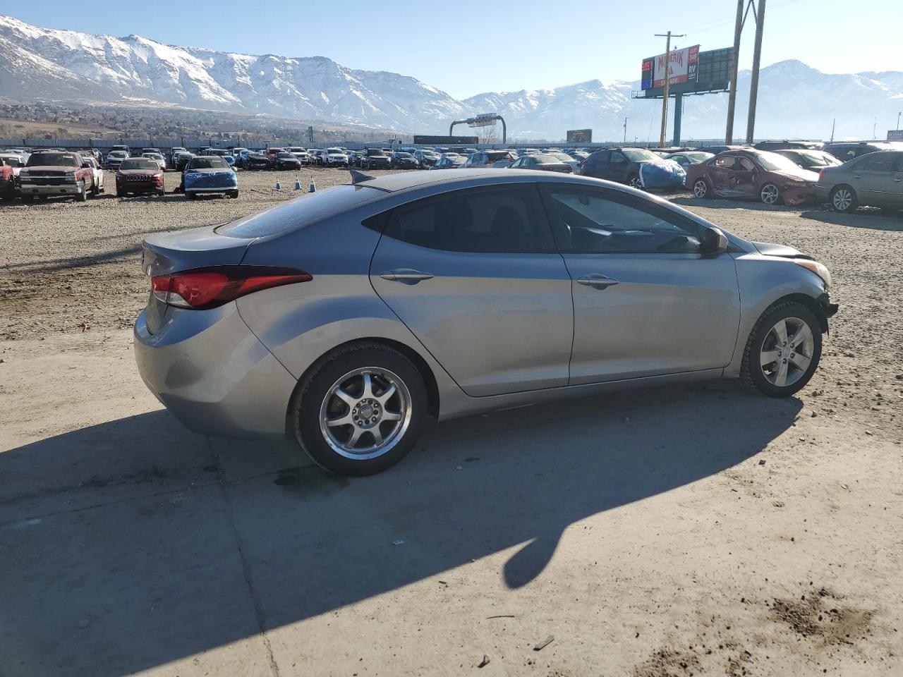 2012 Hyundai Elantra - Image 3