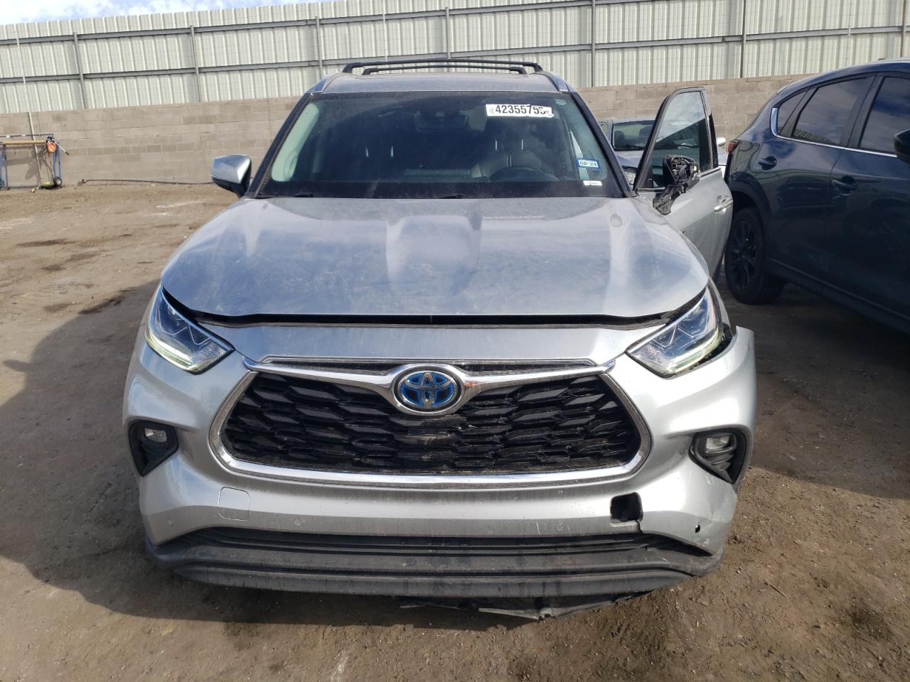 2021 Toyota Highlander - Image 5