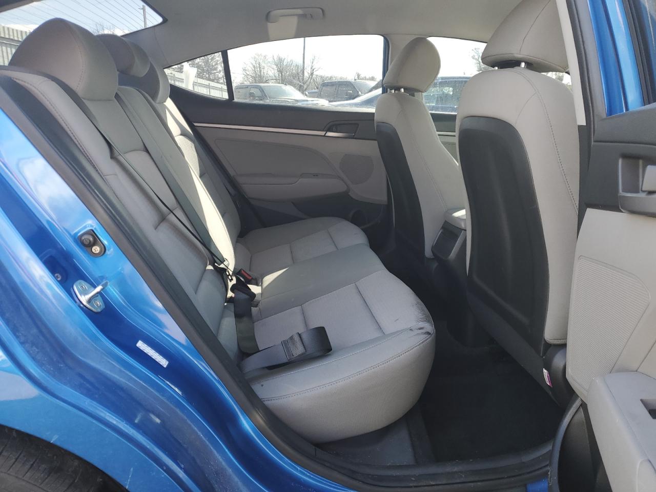 2017 Hyundai Elantra - Image 10