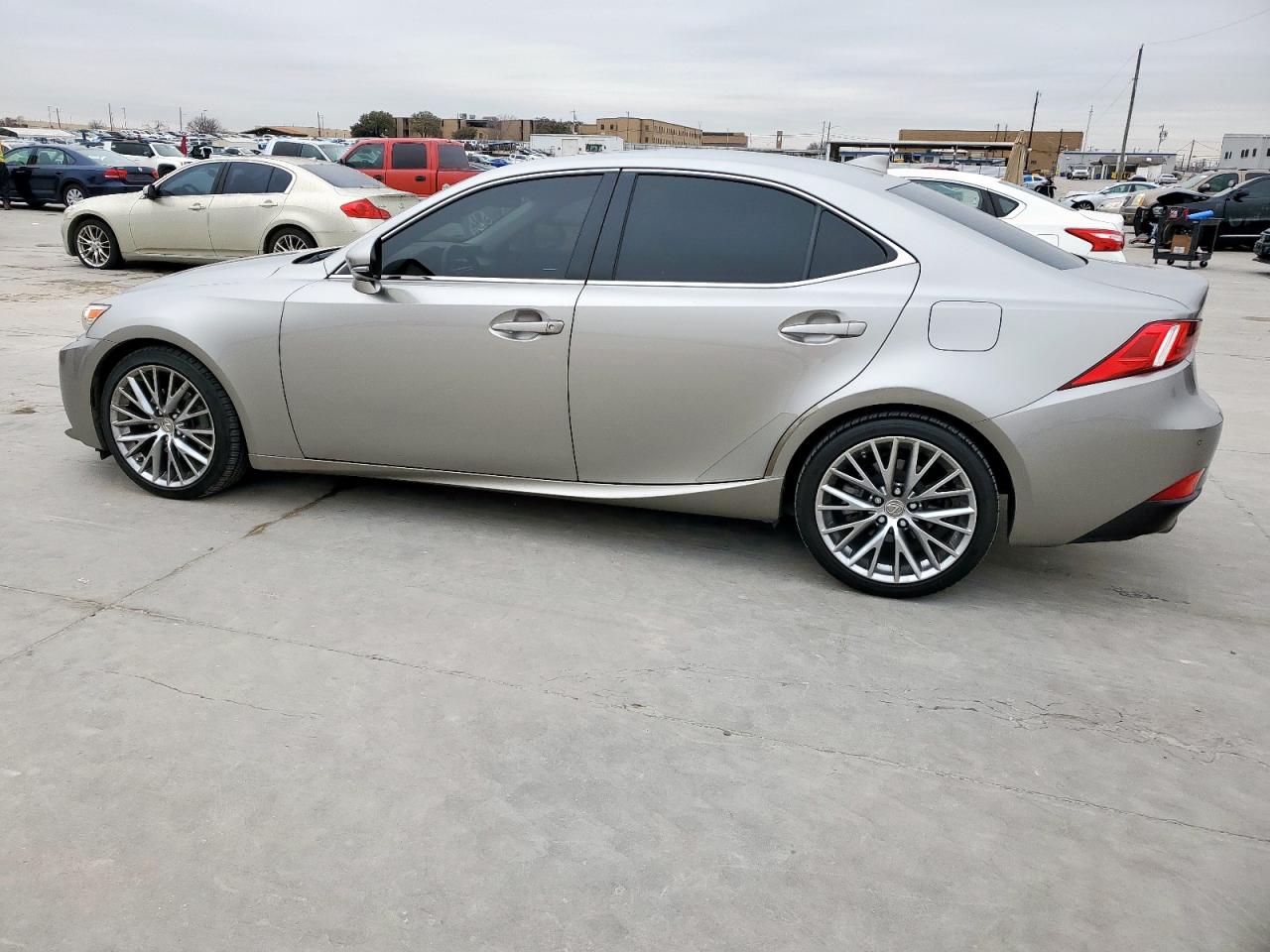 2014 Lexus IS - Image 2