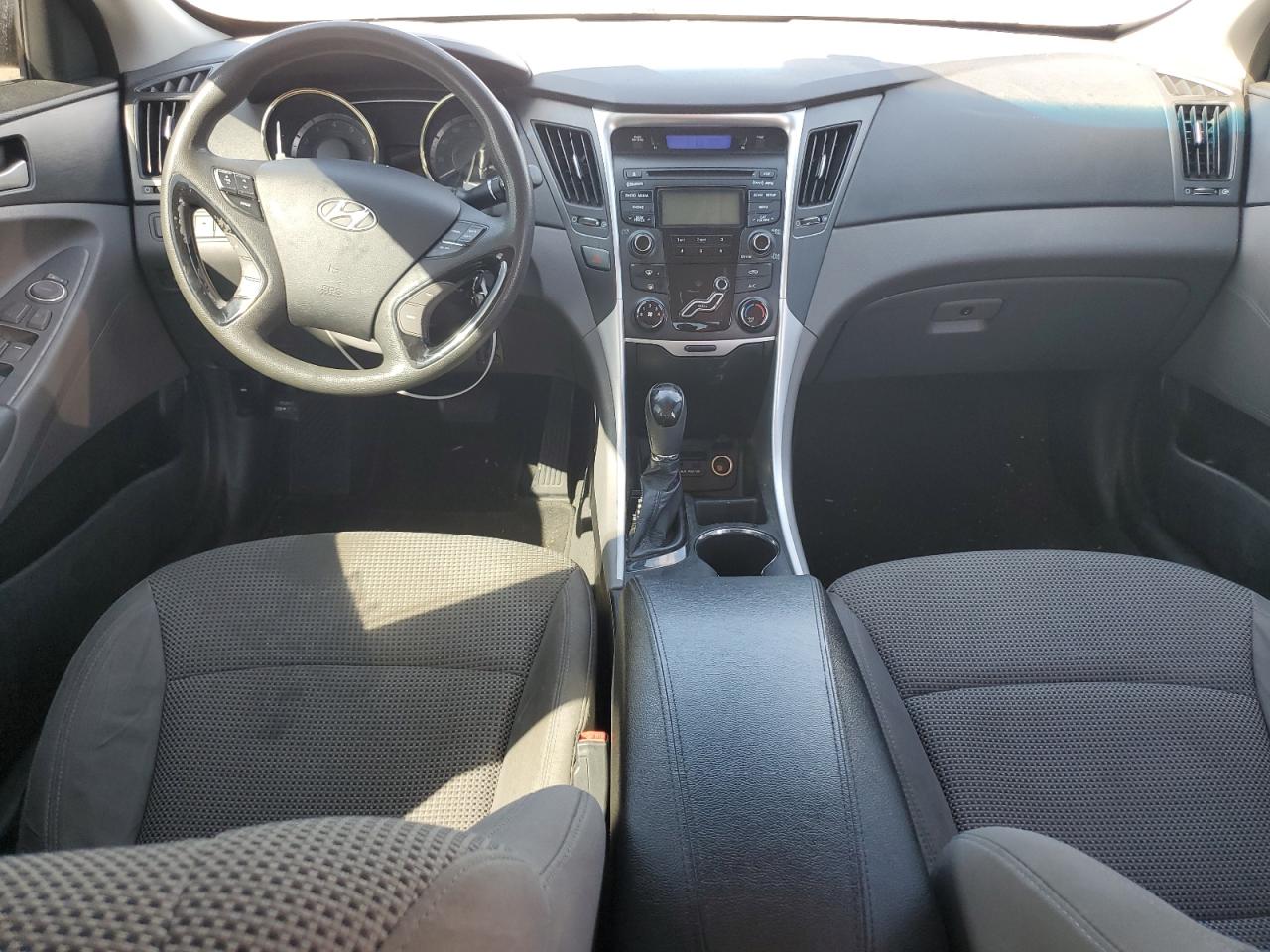 2012 Hyundai Sonata - Image 8