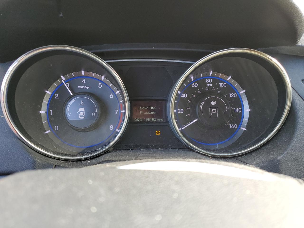 2011 Hyundai Sonata - Image 9