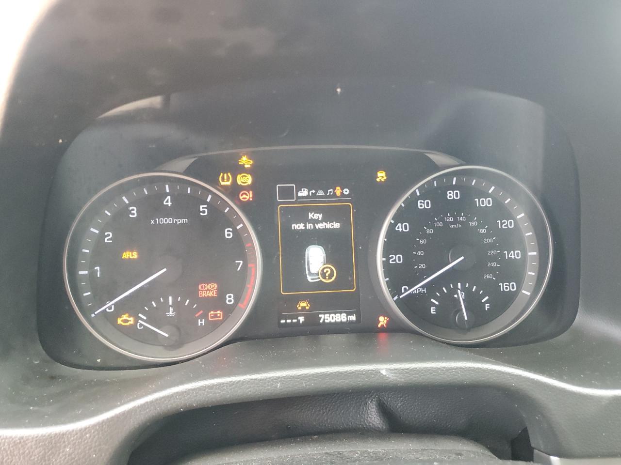 2017 Hyundai Elantra - Image 9