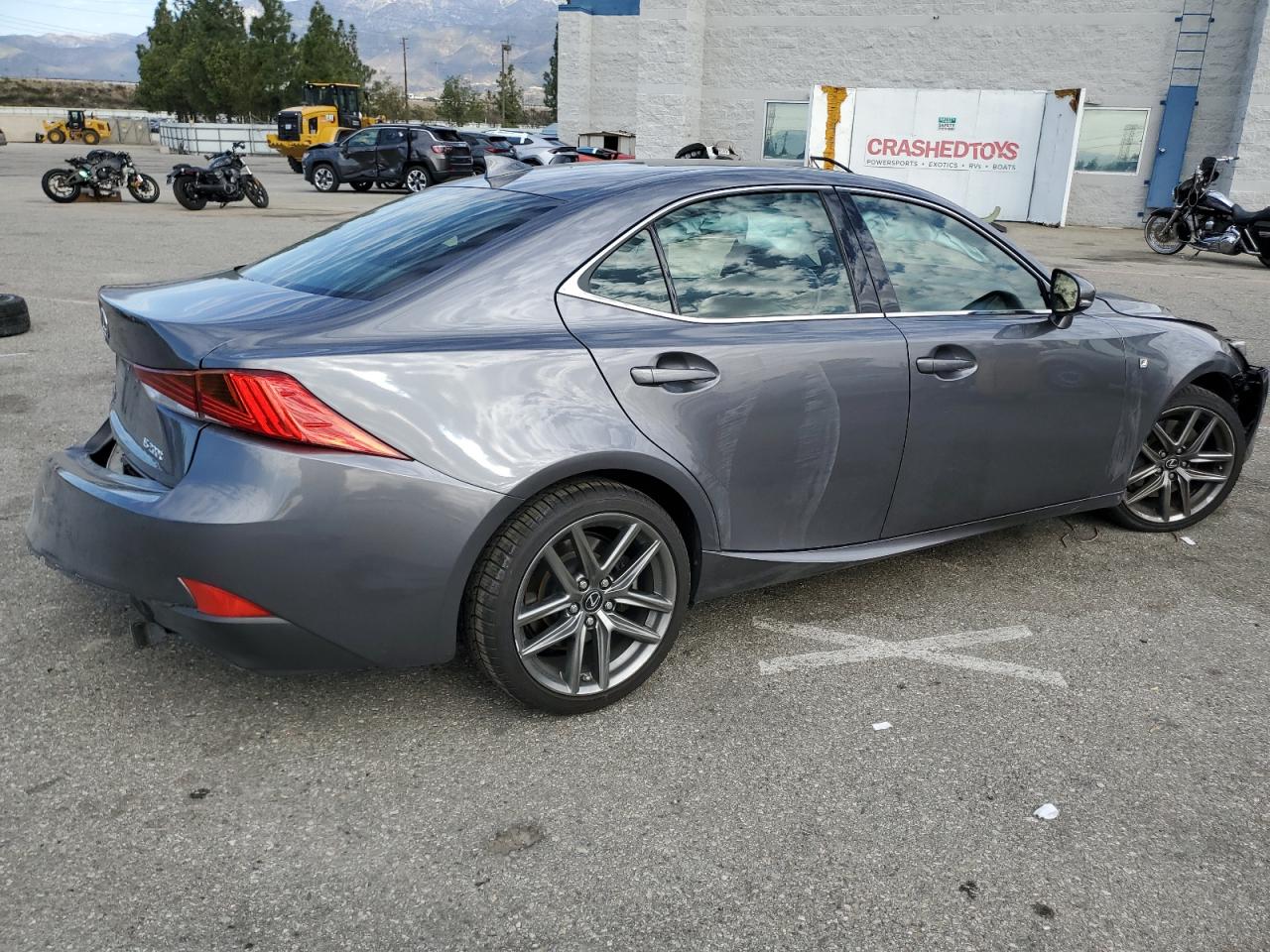 2017 Lexus IS - Image 3