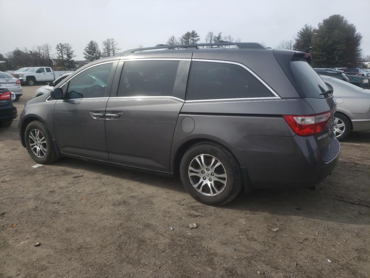 2011 Honda Odyssey - Image 2