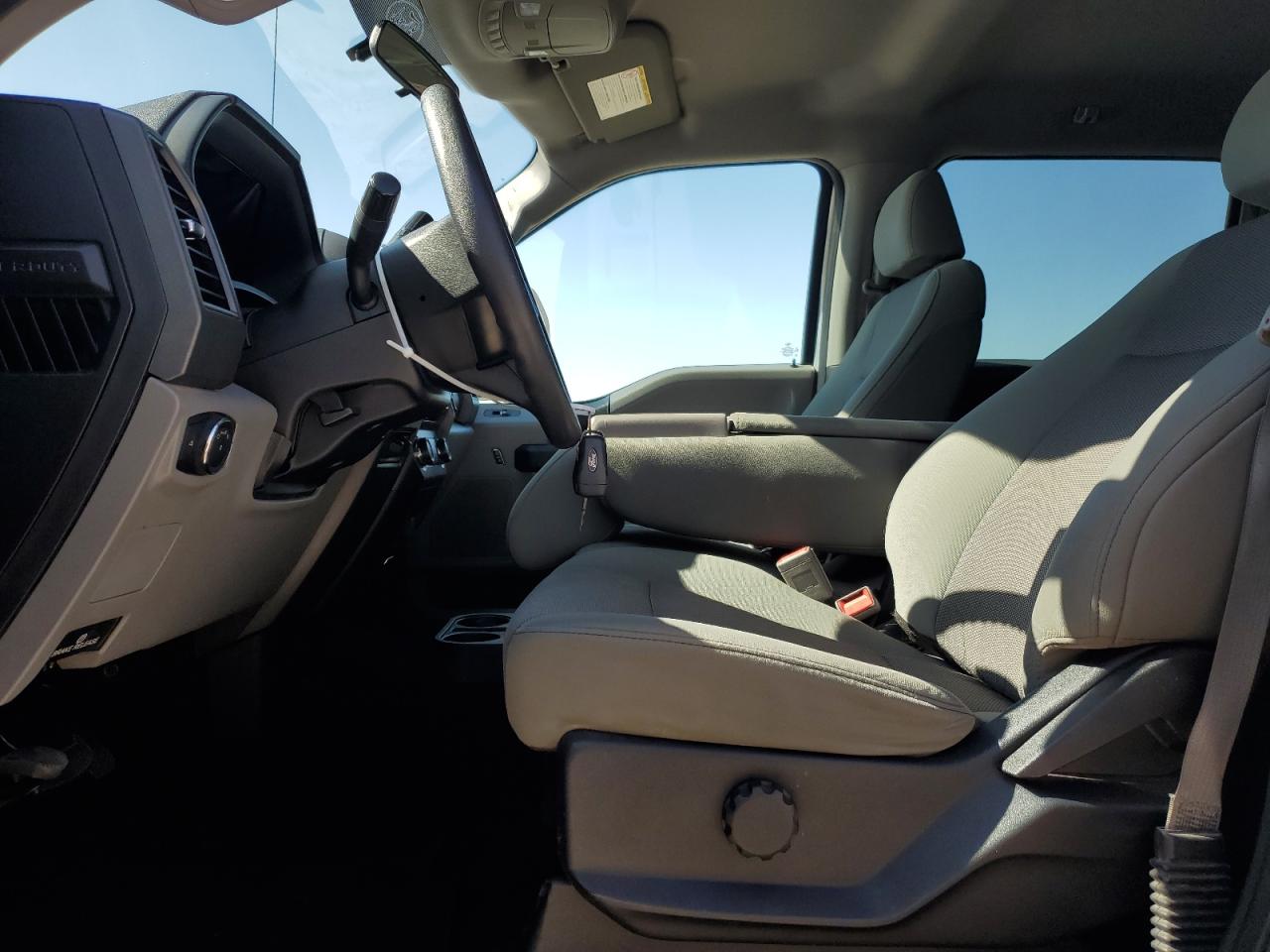 2018 Ford F350 - Image 7