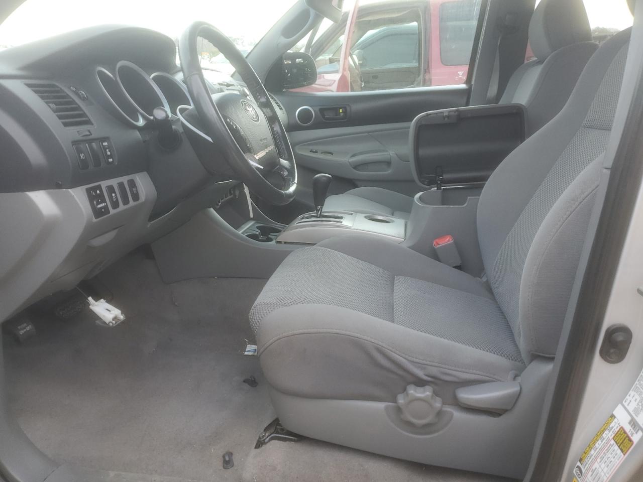 2010 Toyota Tacoma - Image 7