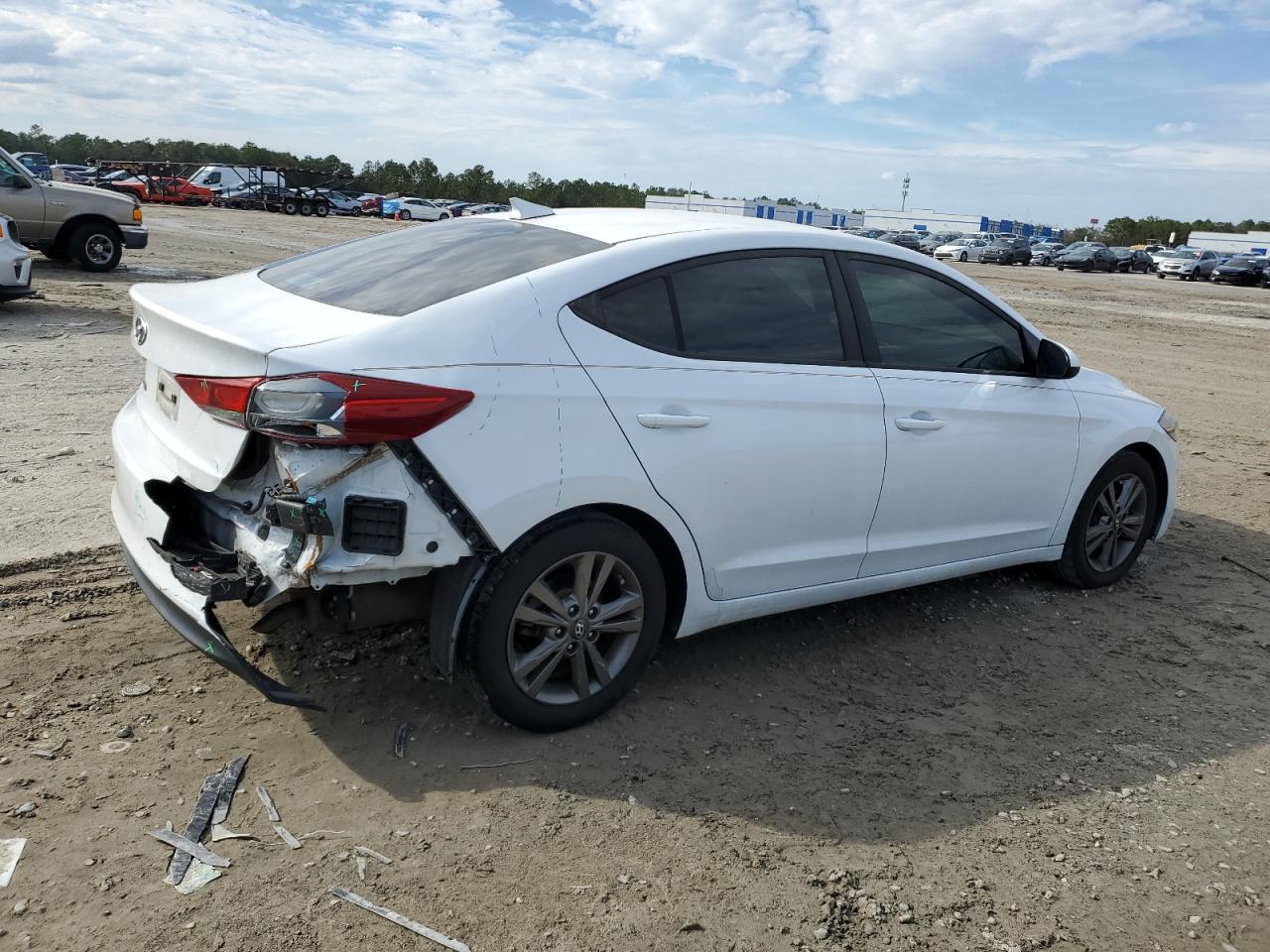 2018 Hyundai Elantra - Image 3