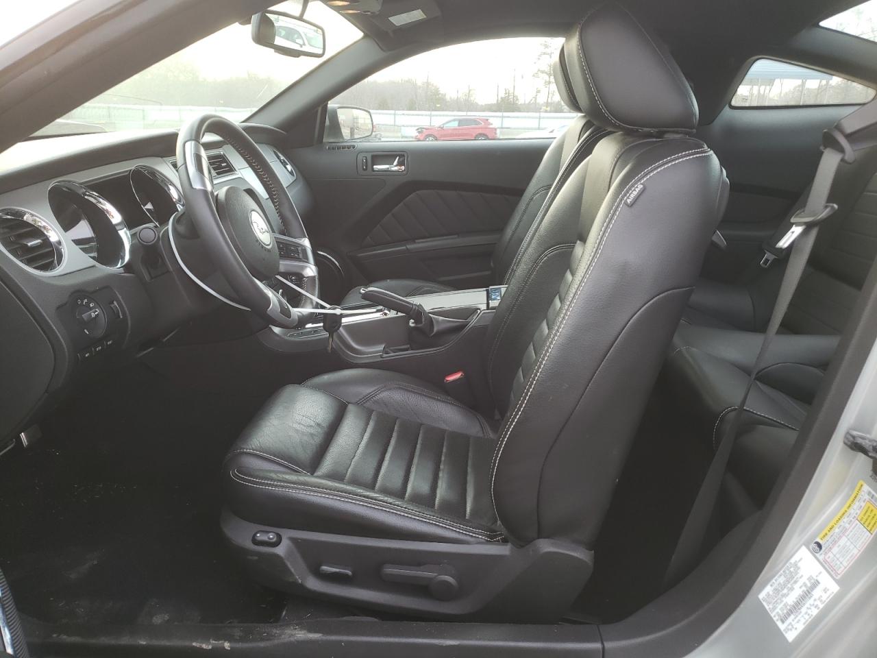 2010 Ford Mustang - Image 7