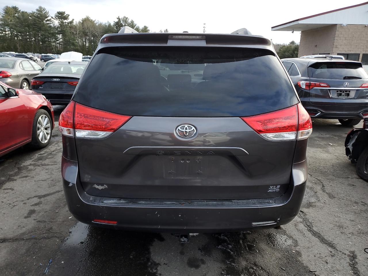 2013 Toyota Sienna - Image 6
