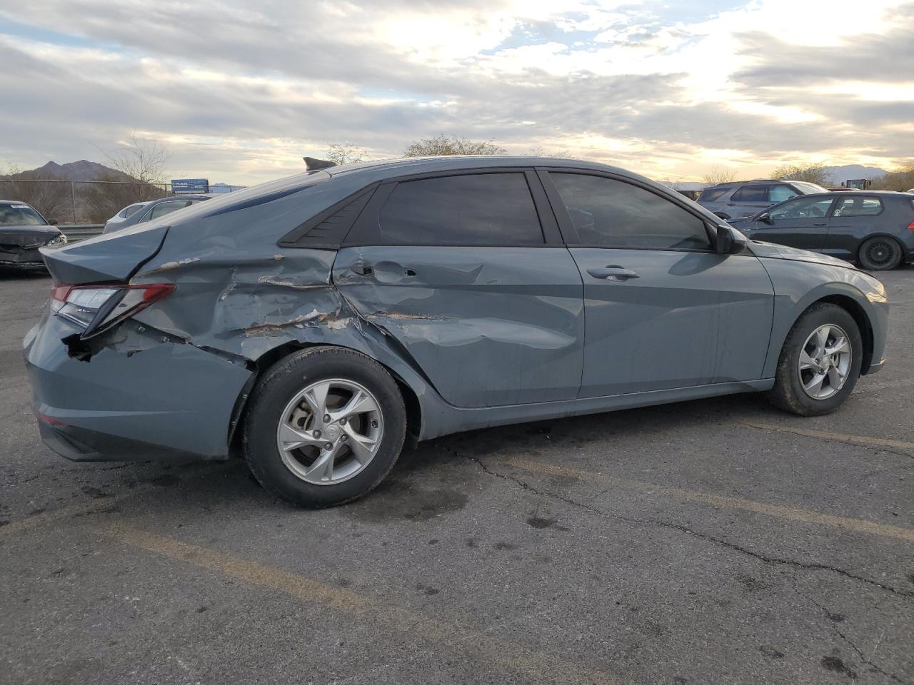 2022 Hyundai Elantra - Image 3