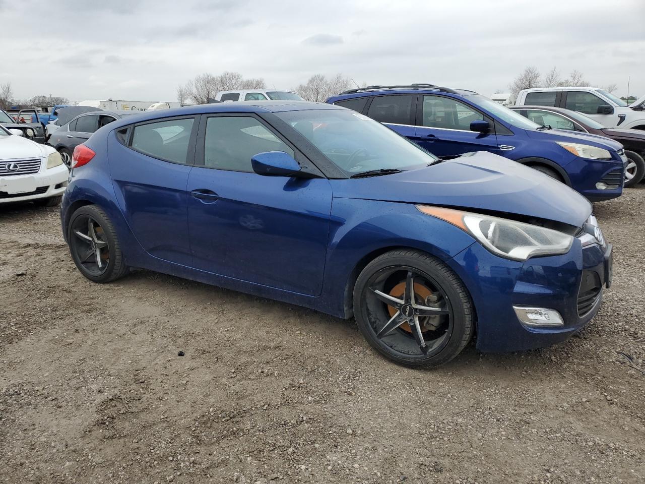 2017 Hyundai Veloster - Image 4