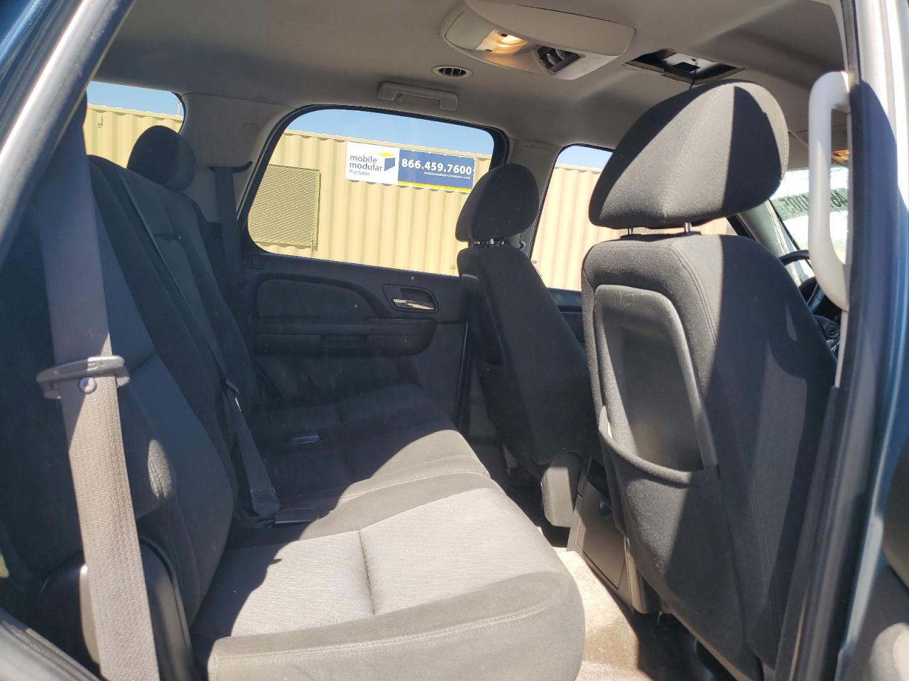 2010 Chevrolet Tahoe - Image 11
