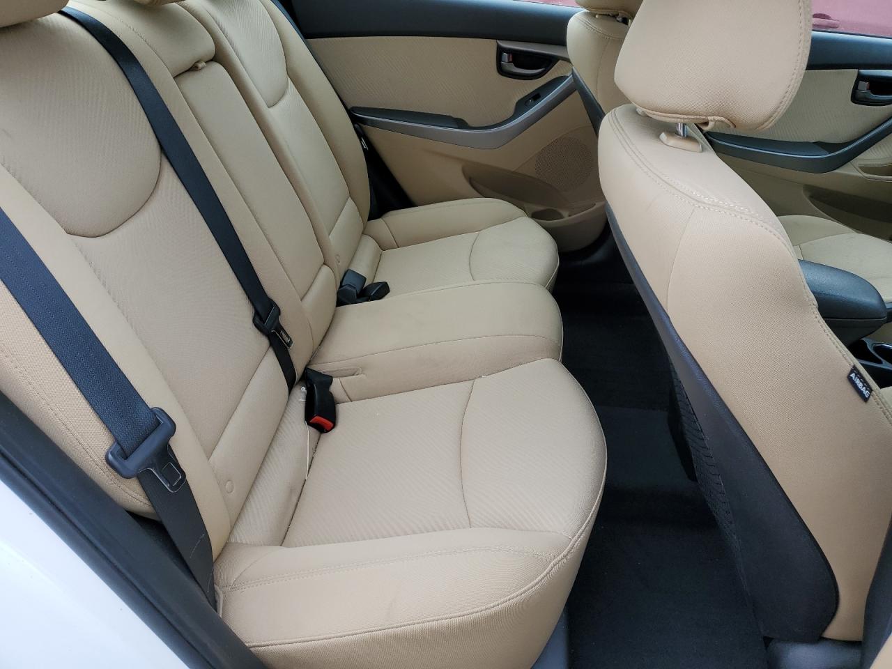 2013 Hyundai Elantra - Image 10