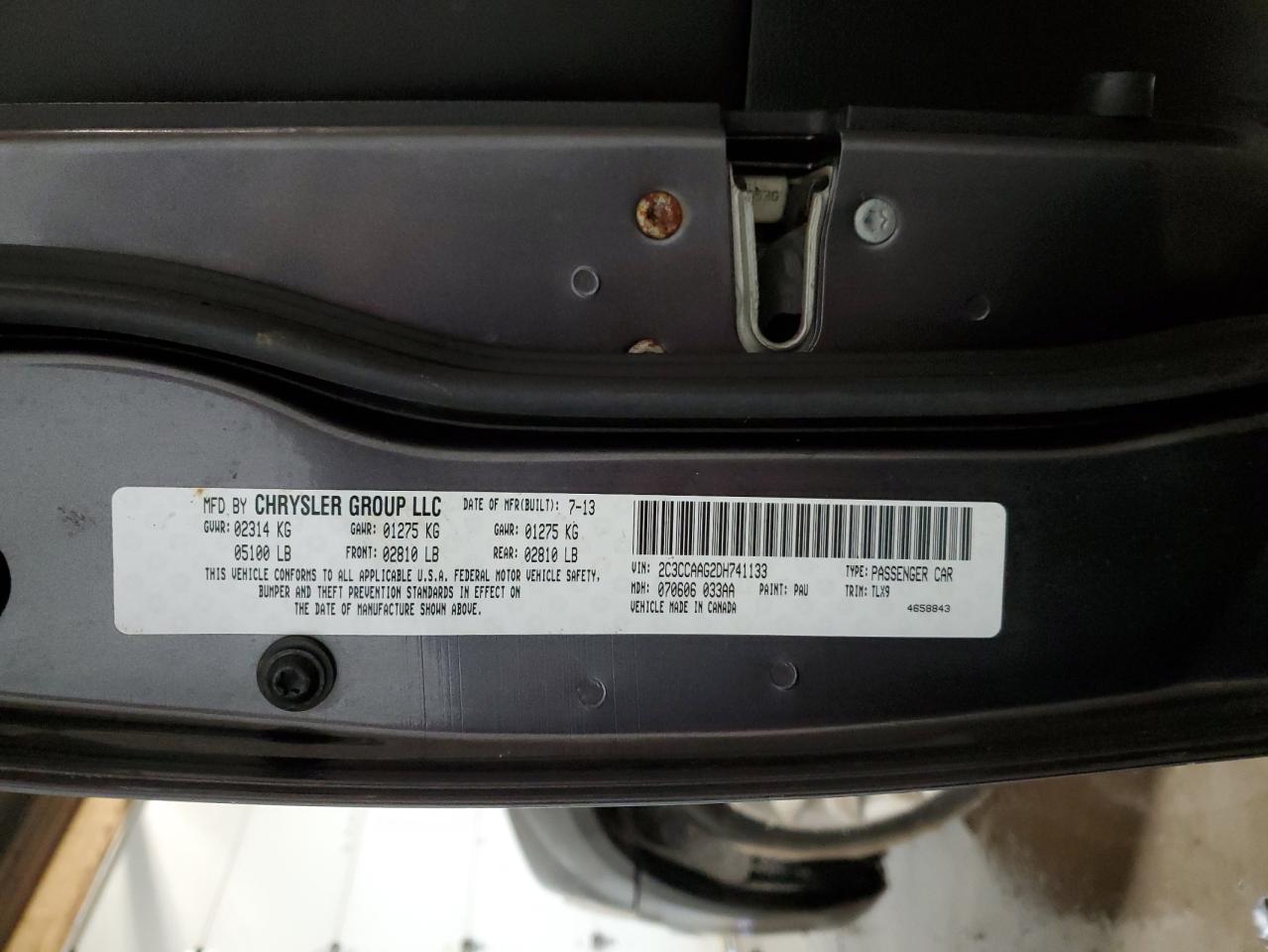 2013 Chrysler 300 - Image 12