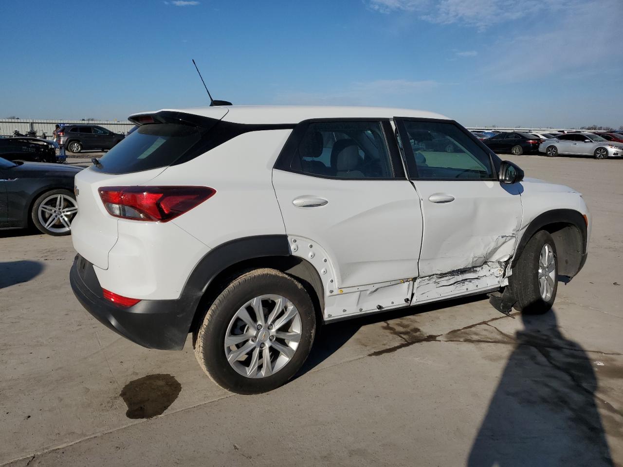 2023 Chevrolet TrailBlazer - Image 3