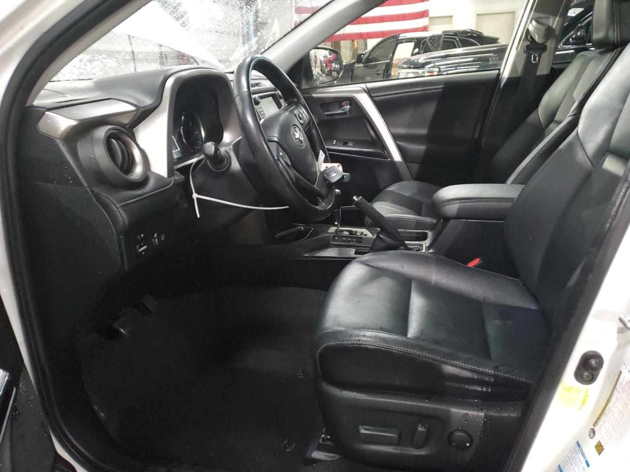 2018 Toyota RAV 4 - Image 7