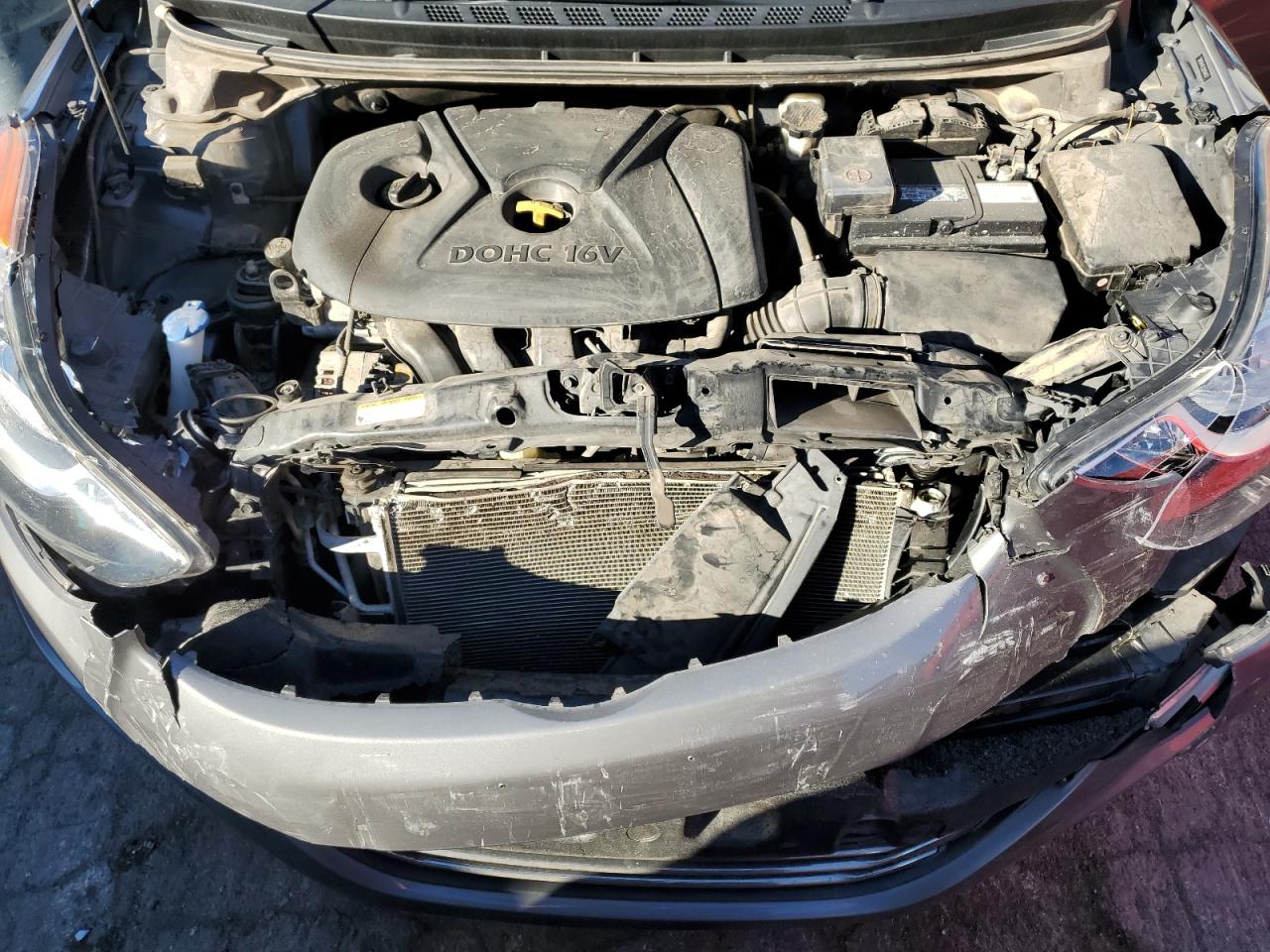 2012 Hyundai Elantra - Image 11