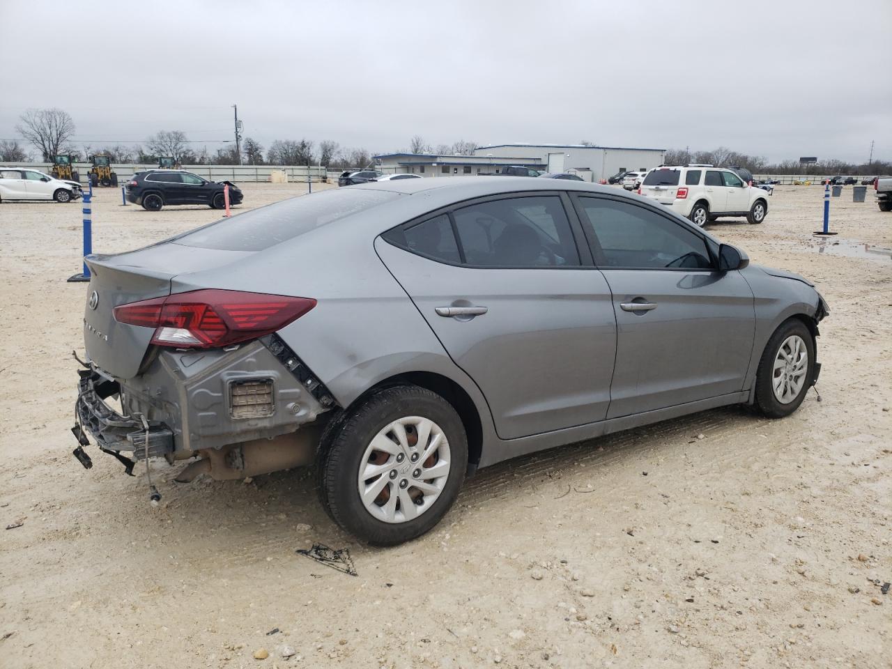 2019 Hyundai Elantra - Image 3