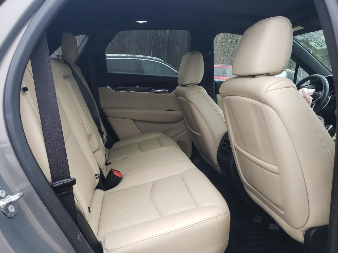 2018 Cadillac XT5 - Image 11