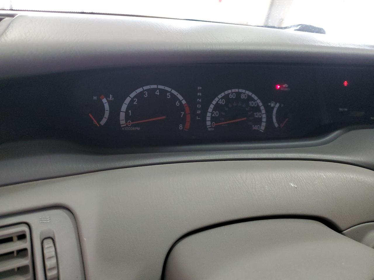 2001 Toyota Avalon - Image 9