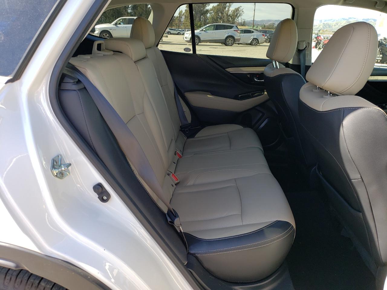 2020 Subaru Outback - Image 10