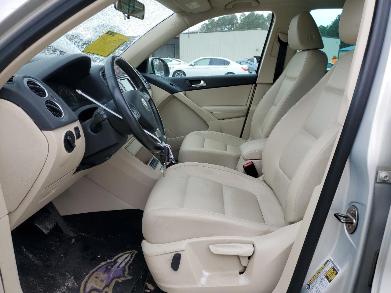 2010 Volkswagen Tiguan - Image 7