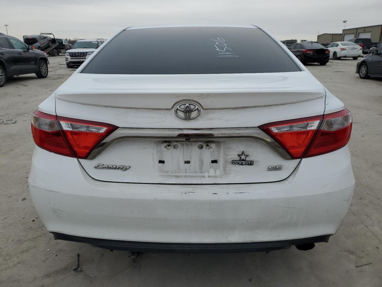 2015 Toyota Camry - Image 6