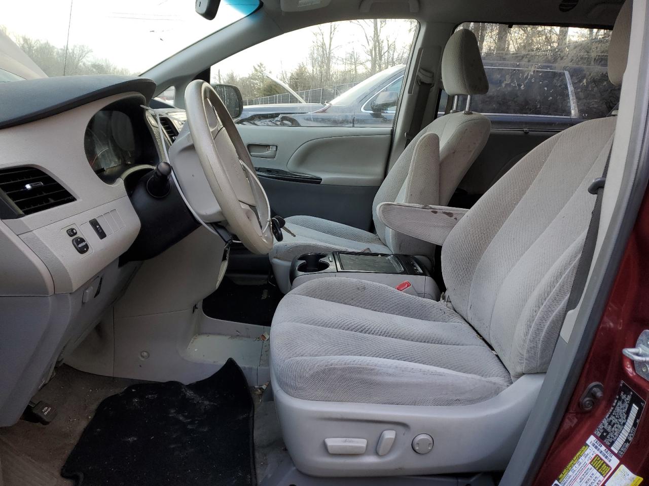 2014 Toyota Sienna - Image 7