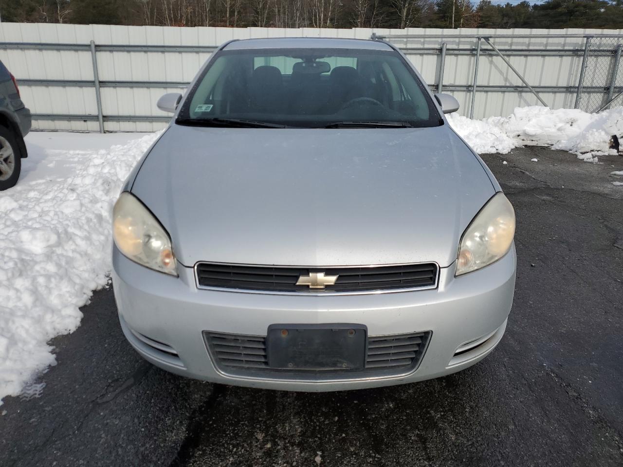 2011 Chevrolet Impala - Image 5