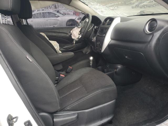  NISSAN VERSA 2018 Белы
