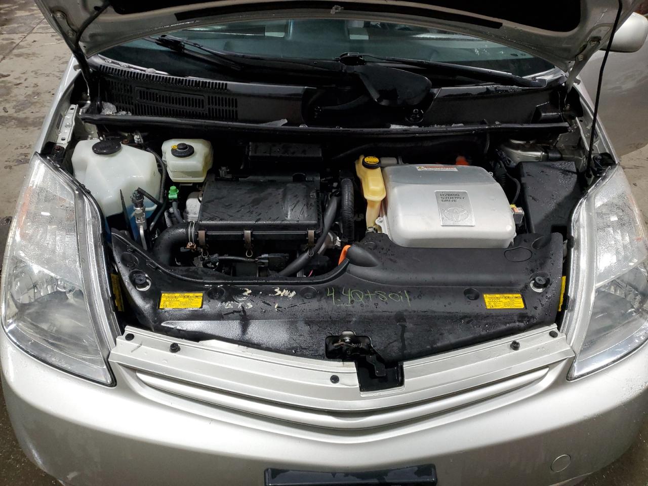 2005 Toyota Prius - Image 11