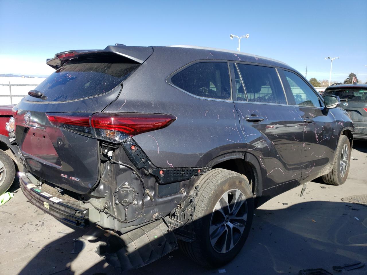 2023 Toyota Highlander - Image 3