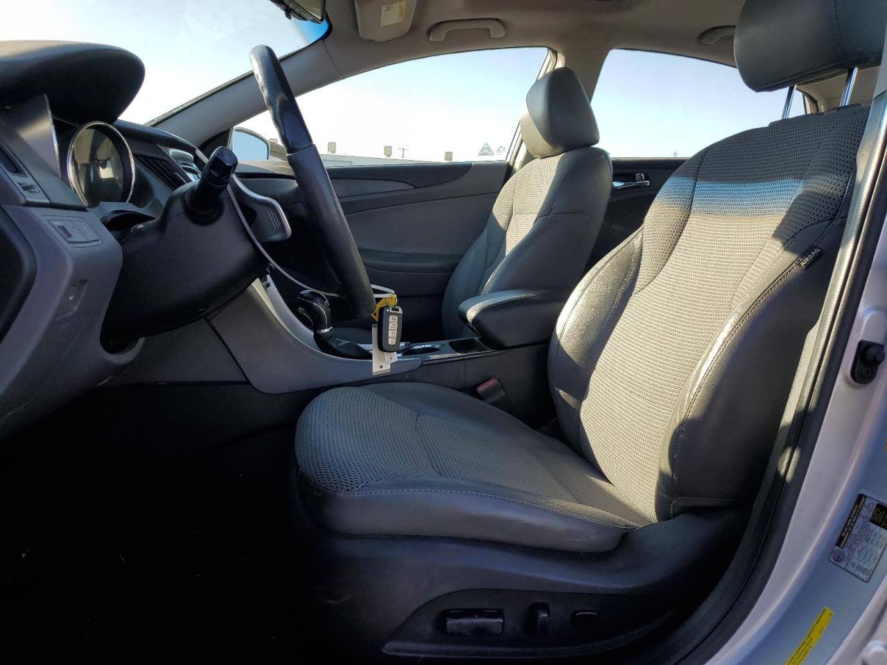 2012 Hyundai Sonata - Image 7
