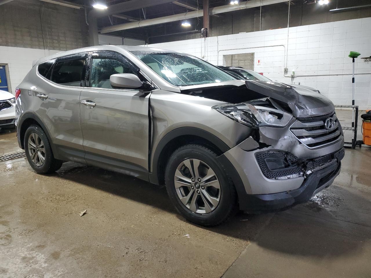 2016 Hyundai Santa Fe - Image 4