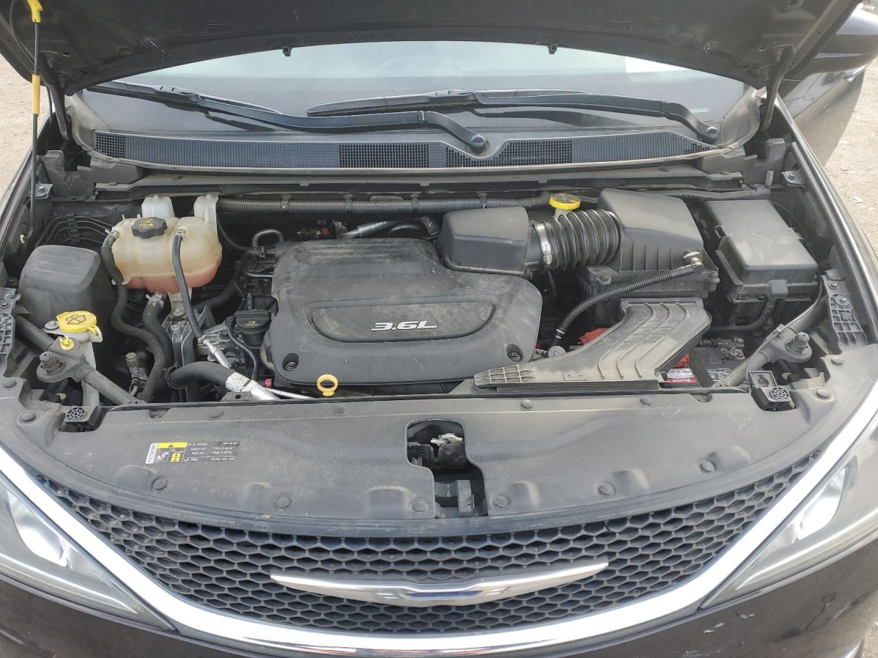 2017 Chrysler Pacifica - Image 13