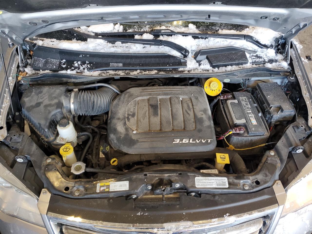 2014 Chrysler Town & Country - Image 12