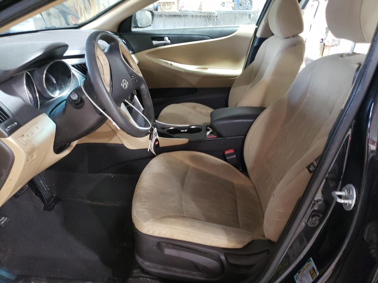 2012 Hyundai Sonata - Image 7